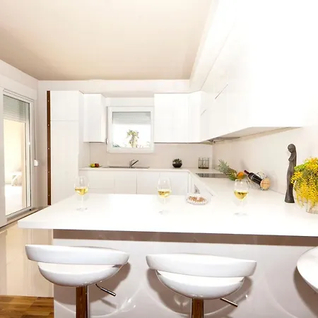 Spacious In Solin, Pool *