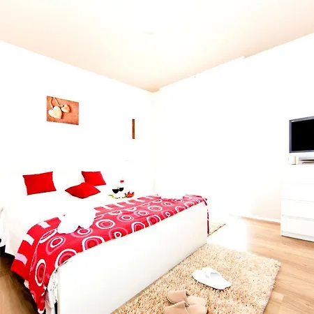 Spacious In Solin, Pool *