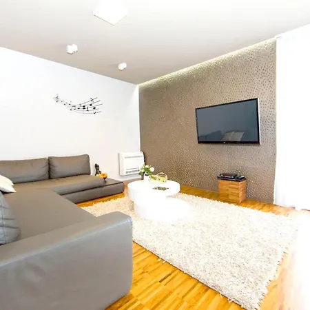 Spacious In Solin, Pool וילה *