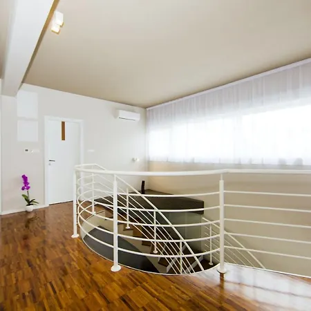 Spacious In Solin, Pool