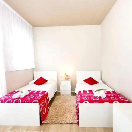 Spacious In Solin, Pool *